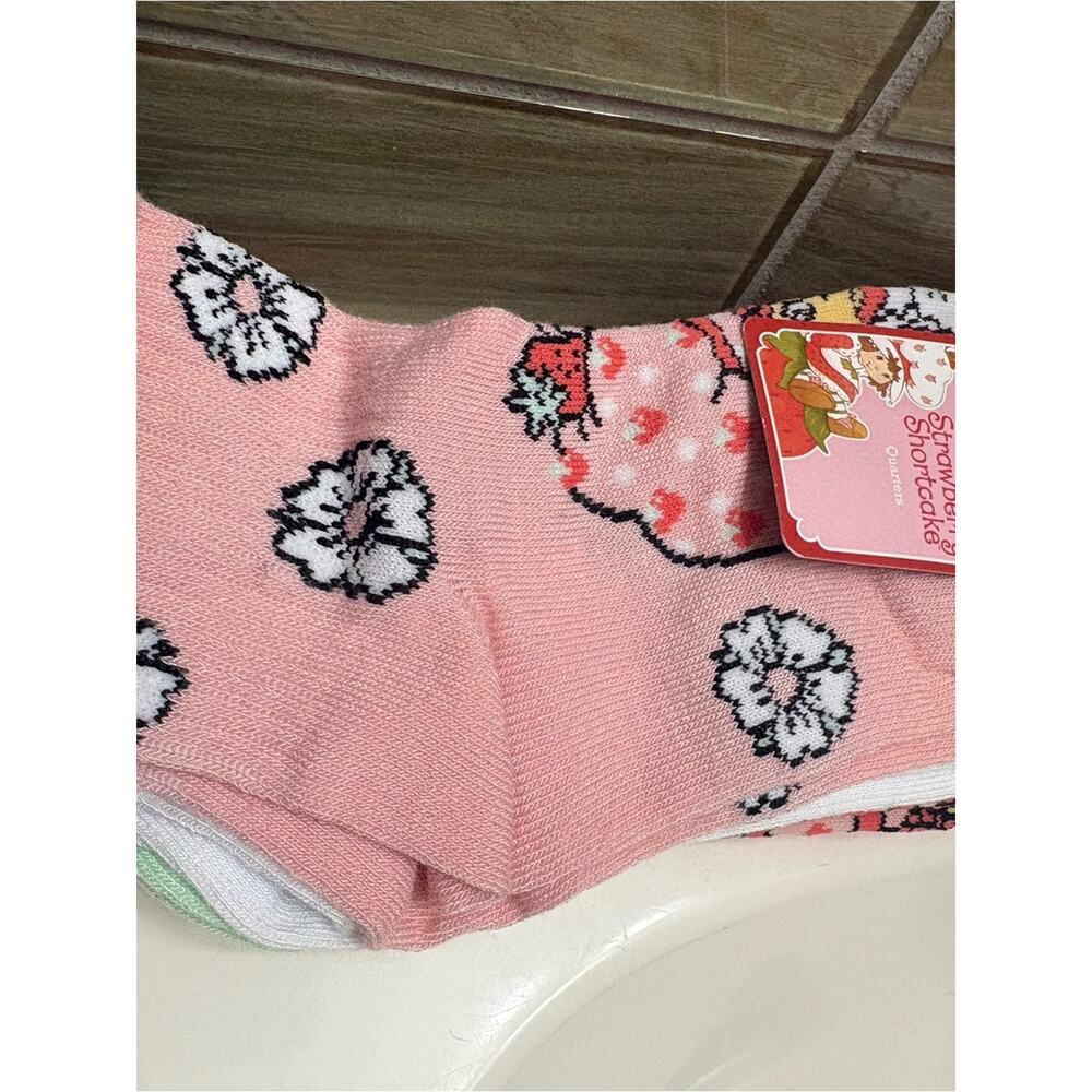 Strawberry Shortcake Socks 5 pairs - Picture 5 of 7